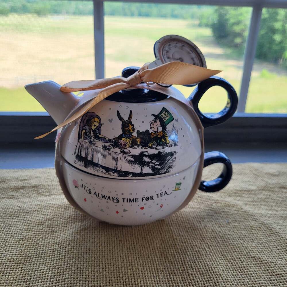 Modern Gourmet Foods Alice's Adventures in Wonderland Teapot and Cup Set